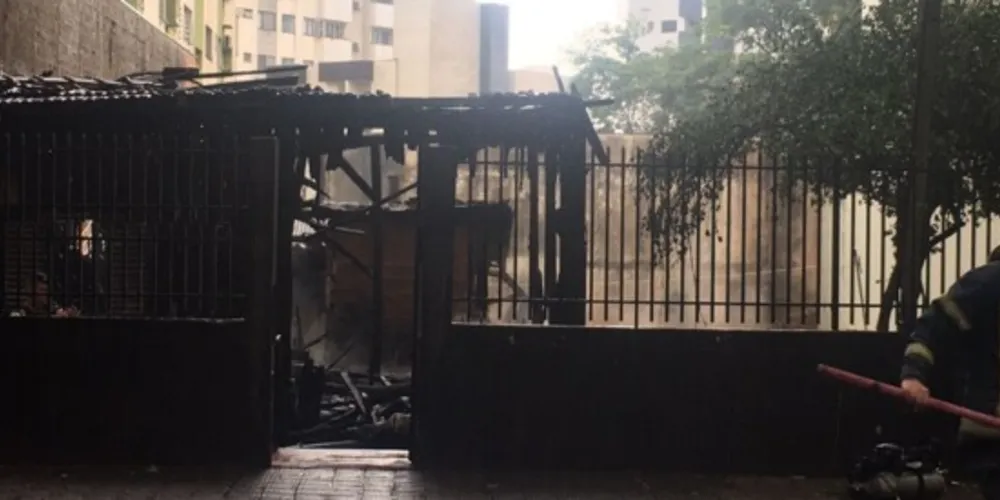 Moradores da vizinhança disseram que a casa era frequentada por muitas pessoas, entre elas usuários de drogas.