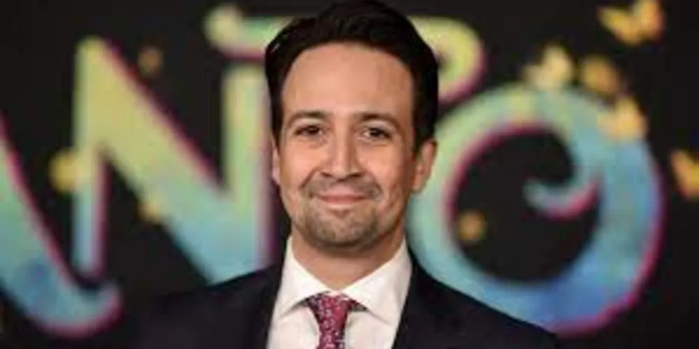 A série é uma adaptação da franquia literária 'Percy Jackson e os Olimpianos' que foi publicada entre 2005 e 2009