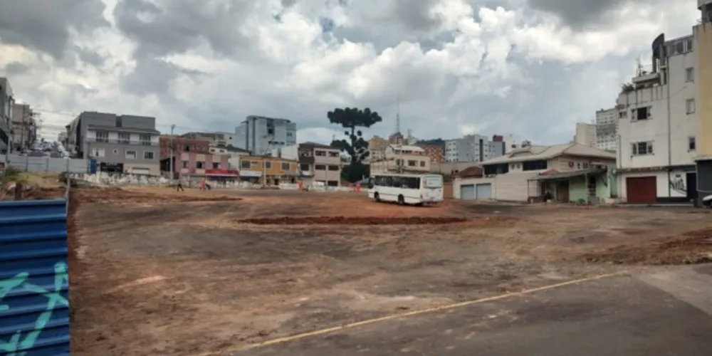 A limpeza do local já está em andamento.
