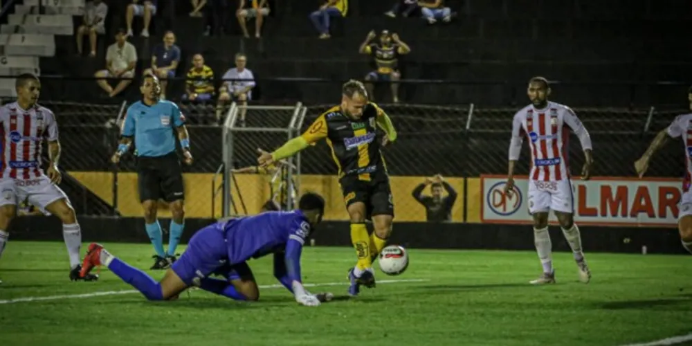 Time paulista goleou o lanterna da competição por 6X0 nesta sexta-feira