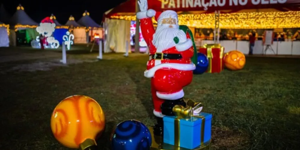 Neste sábado (3), o Papai Noel desembarca em Ponta Grossa a partir das 20h30