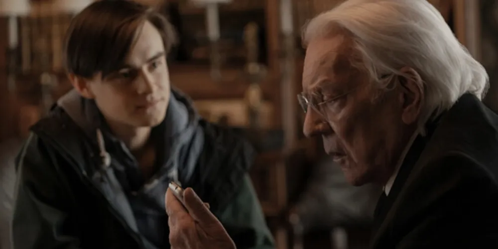 Da forma como está, Sr. Harrigan revisita platitudes e pouco justifica suas referências literárias e o escopo shakespeariano que busca dar ao drama do seu protagonista - deixando, inclusive, o normalmente brilhante Jaeden Martell perdido em um oceano de choros e absolutos morais imerecidos