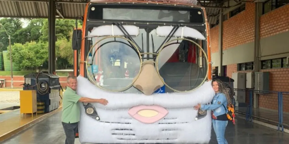 Ônibus do Papai Noel estará, neste fim de semana, passando pelos terminais central e Uvaranas