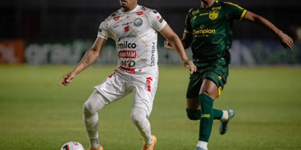 Partida realizada na noite desta sexta-feira (21), em Alagoas, marcou a derrota do Operário por 2 a 1