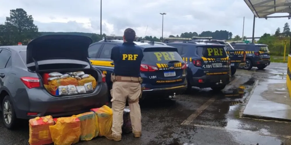 Foram apreendidas as seguintes drogas: maconha, skunk e haxixe