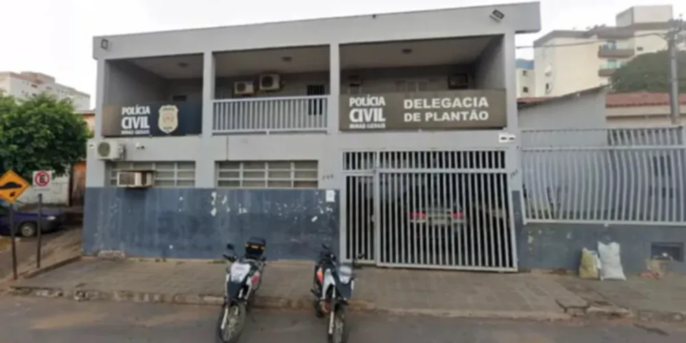 O crime foi cometido enquanto o casal mantinha relação sexual a três com um amigo do criminoso. Vítima morreu pela perda excessiva de sangue após ser brutalmente agredida