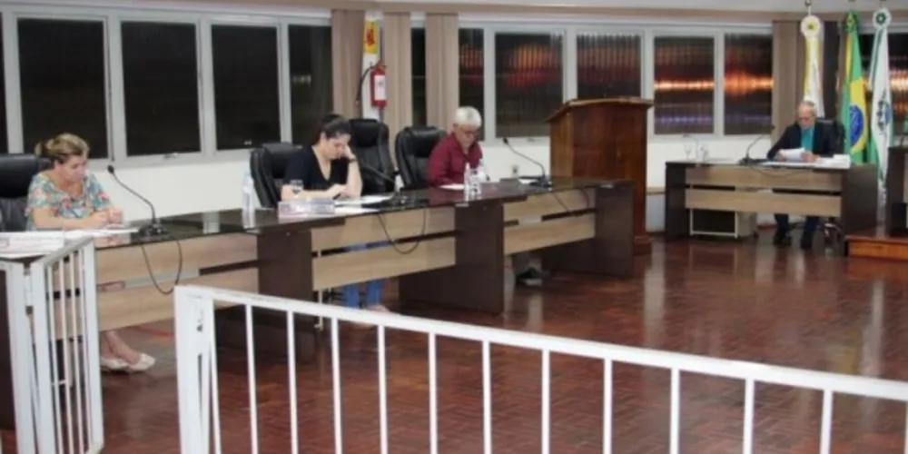 Projetos ainda precisam de mais uma confirmação do plenário, antes de retornarem ao Poder Executivo