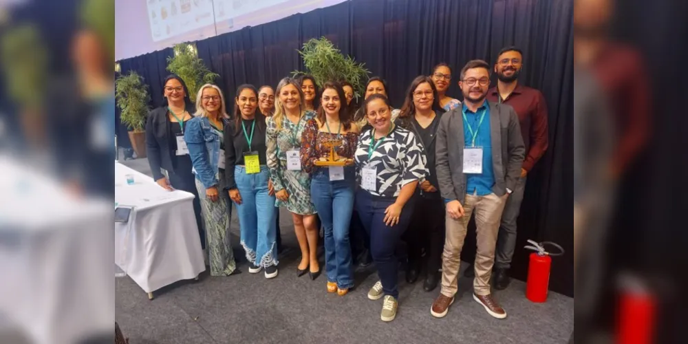 Servidores da Fundação Municipal de Saúde (FMS) durante a premiação