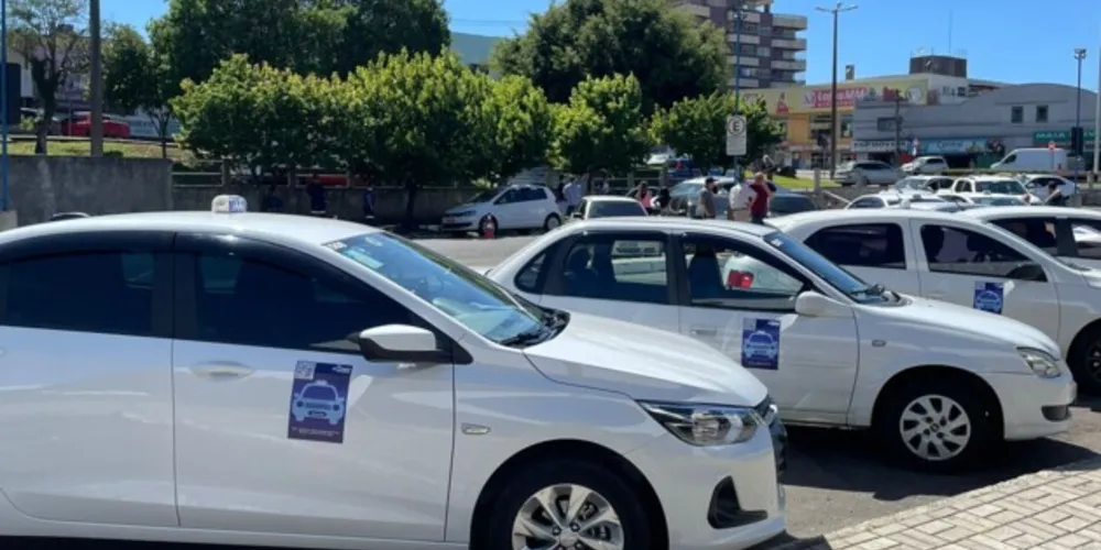 Entre as novidades, está a inclusão de um QR Code nos adesivos localizados nas portas dos veículos.