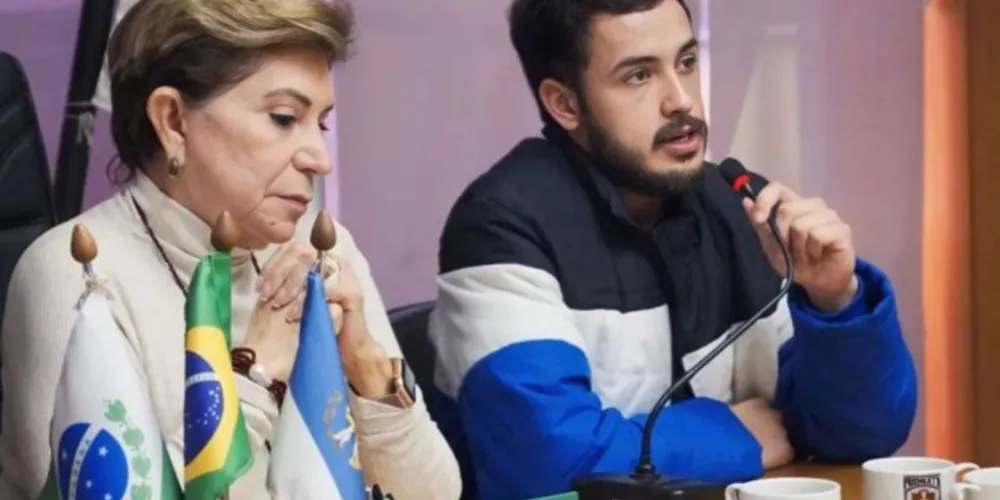 A reunião aconteceu no gabinete da prefeita Elizabeth Schmidt (PSD)