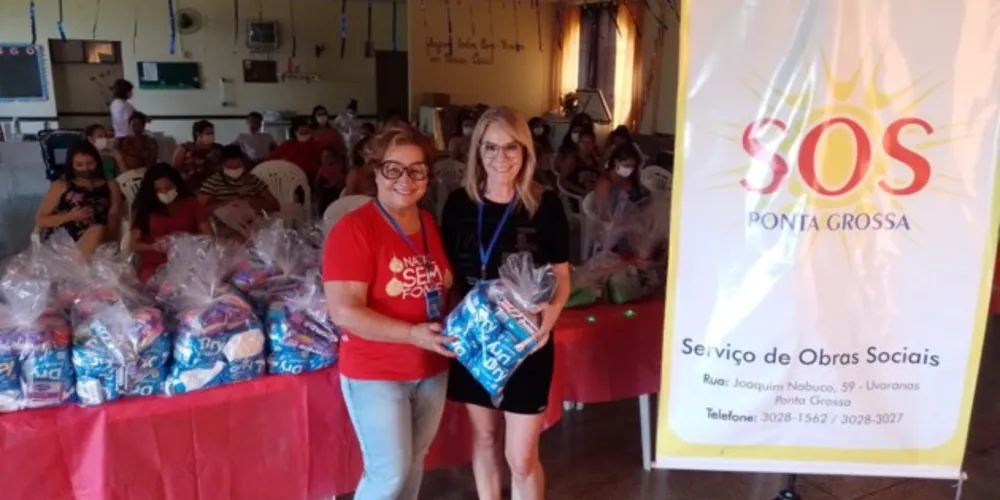 À esquerda a presidente da SOS, Sueli Schmitt, e à direita a diretora, Isane Kanson