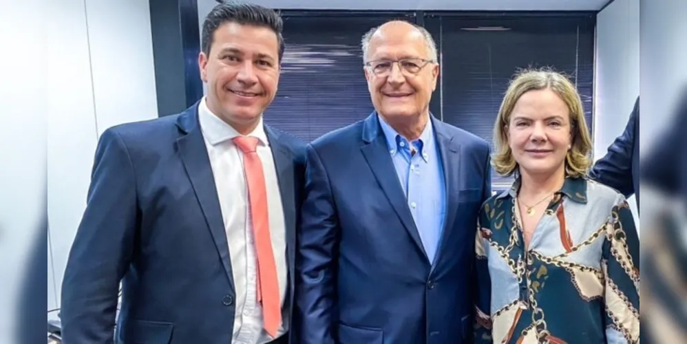 Arilson Chiorato (PT), Geraldo Alckmin (PSB) e Gleisi Hoffmann (PT)