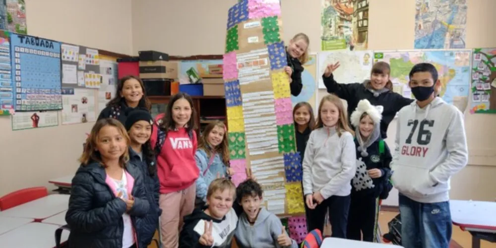 Alunos reproduziram questões presentes no passado e atuais