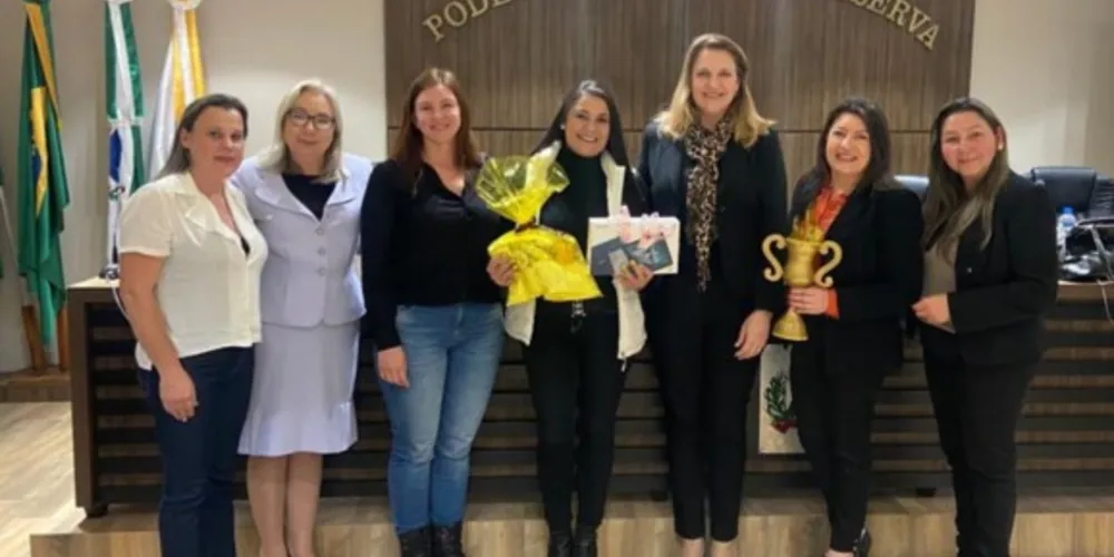 Homenagem e reconhecimento vieram em decorrência da participação efetiva no Vamos Ler