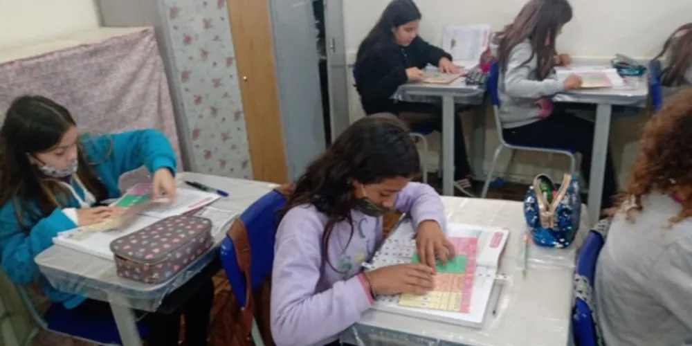 Diversas informações imersivas foram trabalhadas com os educandos em sala
