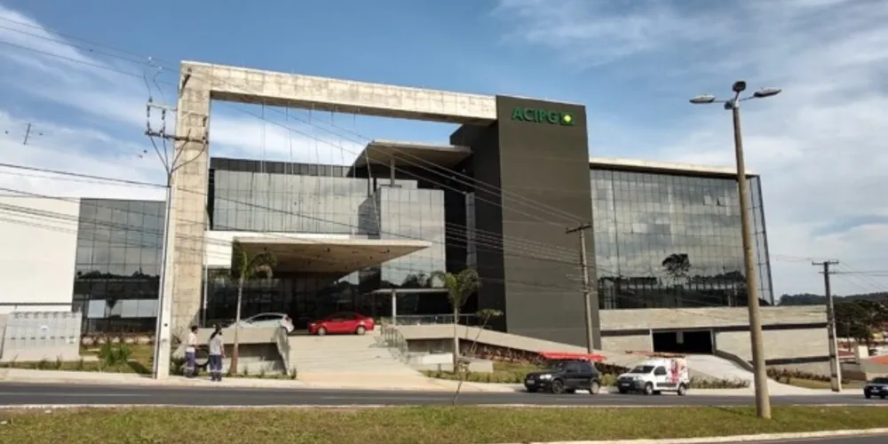 Prédio fica no bairro da Ronda, na avenida Visconde de Taunay