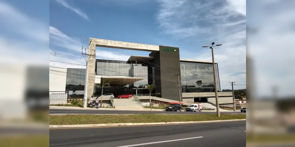 Prédio fica no bairro da Ronda, na avenida Visconde de Taunay