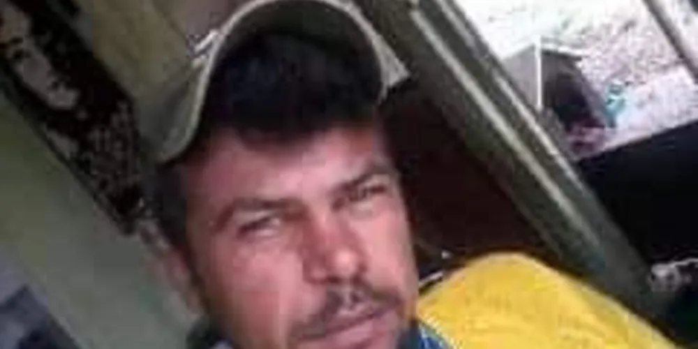 Ailton Fernandes (foto), de 36 anos, morreu na tarde deste sábado; moto colidiu em uma camionete na PR-522