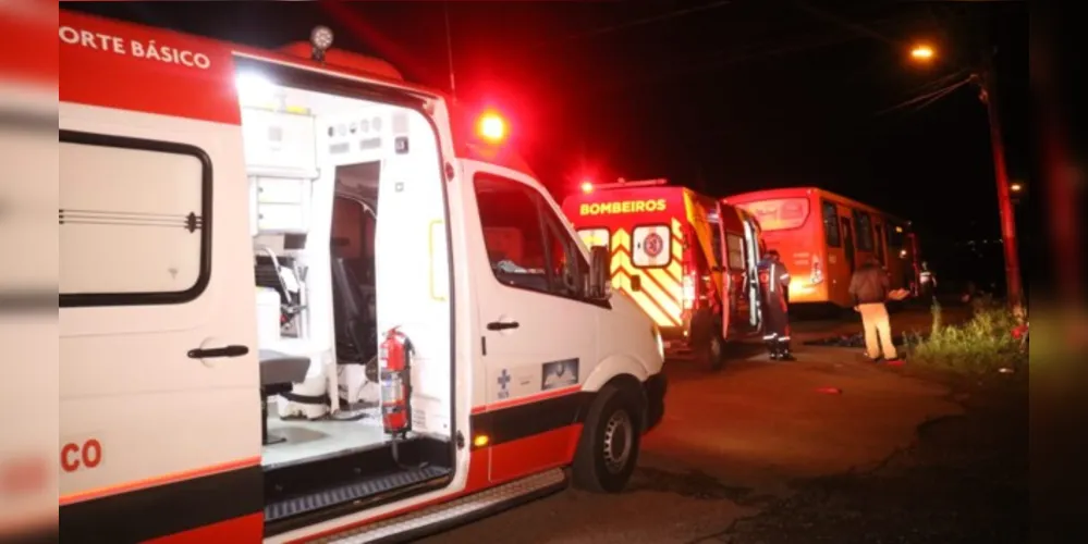 Equipes do Corpo de Bombeiros (Siate) e do Samu prestaram atendimento à ocorrência. A área foi totalmente isolada pela Polícia Militar