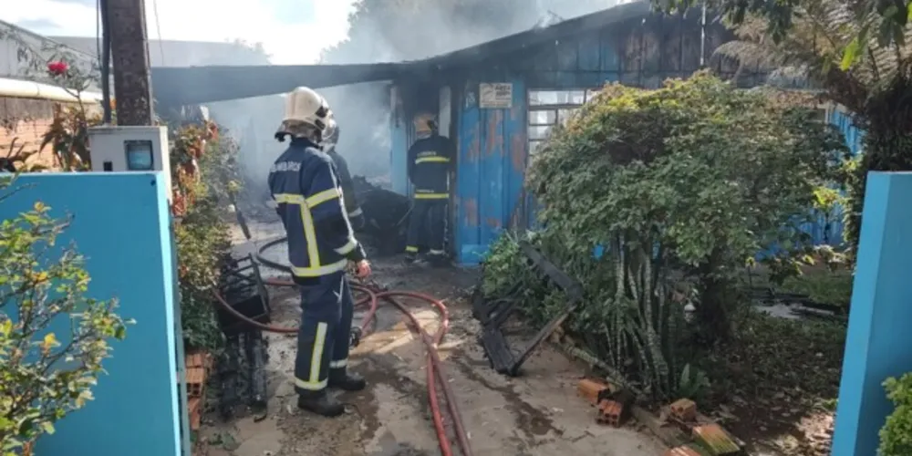 Mulher teria saído da residência cerca de meia hora antes do incêndio para ir ao mercado