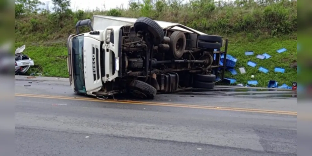 Acidente ocorreu na manhã desta quinta-feira (20), no km 161 da BR-277