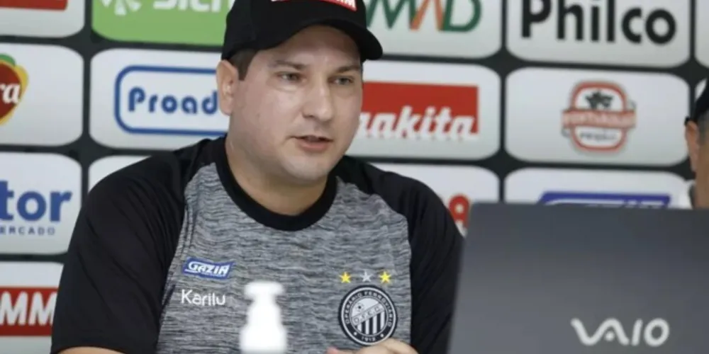 O comandante alvinegro anunciou a saída do clube por meio de nota oficial em sua conta no Instagram