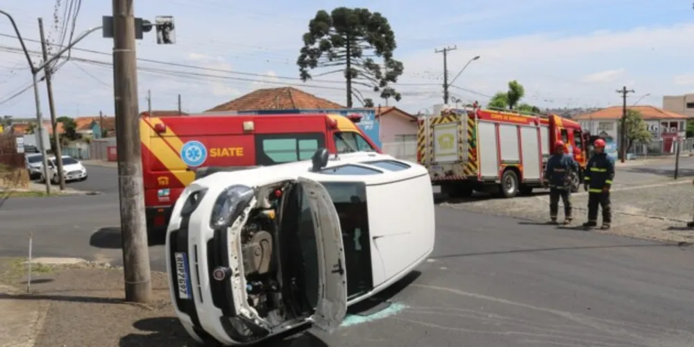 Acidente aconteceu na manhã deste domingo, em Ponta Grossa