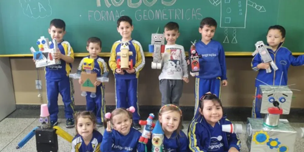 A construção em conjunto se torna algo muito significativo para o aluno e isso faz com que ele chegue e fortaleça mais facilmente até a aprendizagem