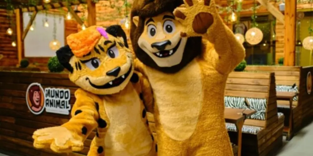 Os dois prometem fazer uma expedição cheia de aventura com muita festa na selva e muitas delícias para saborear