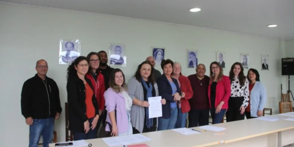 Prefeita interina de Irati, Ieda Waydzik (PV), assinou acordo na sexta-feira (4)