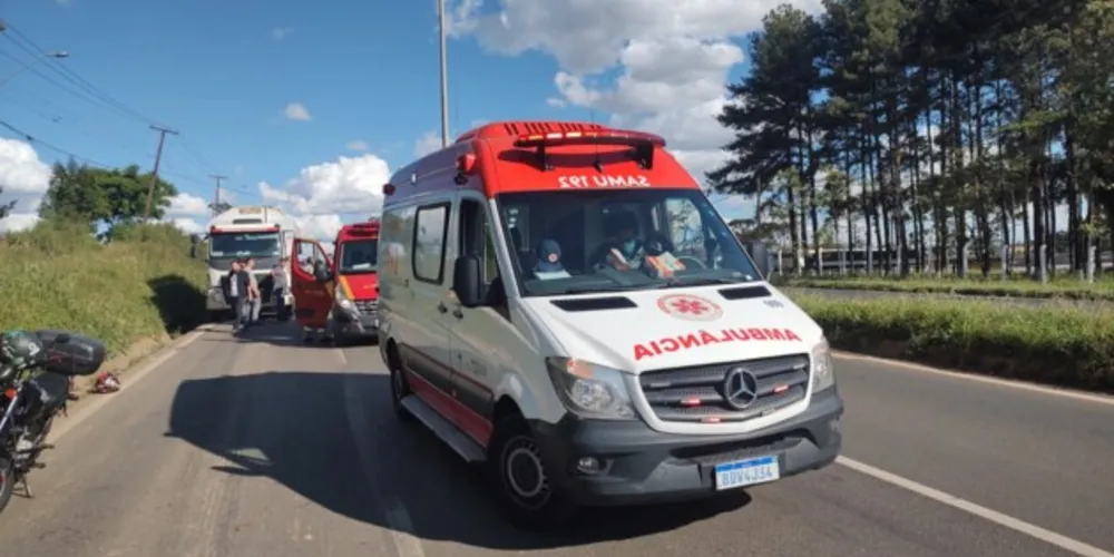 No momento do acidente, o caminhão seguia pela pista da esquerda, enquanto a moto vinha pelo corredor central