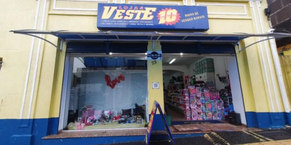 A loja está com duas promoções que sorteiam brindes durante todo mês de novembro, além das novidades em utensílios domésticos, roupas e decoração de natal.