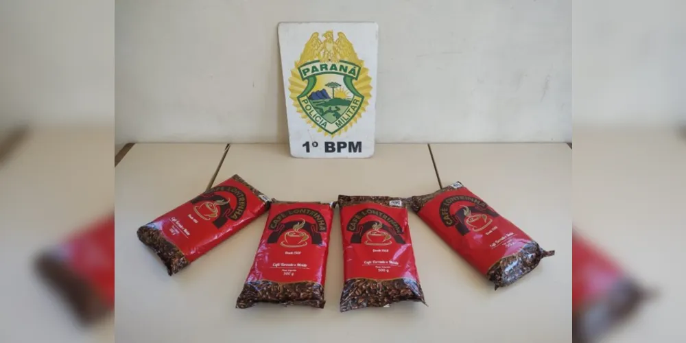 Suspeito entrou no estabelecimento e colocou quatro pacotes de café dentro de uma jaqueta