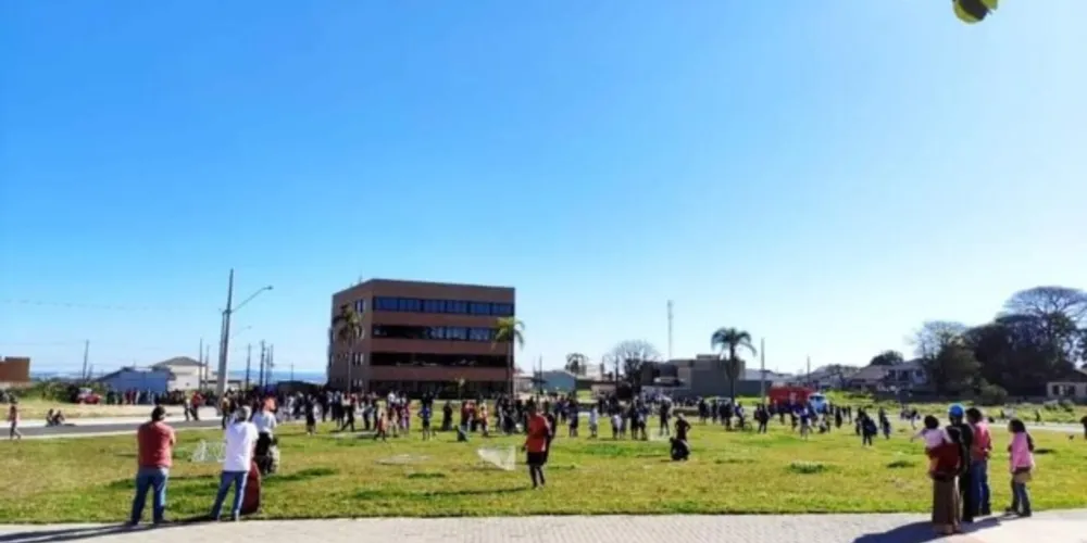 O espaço também estará aberto aos tutores de cães que poderão aproveitar o vasto gramado para a diversão dos animais