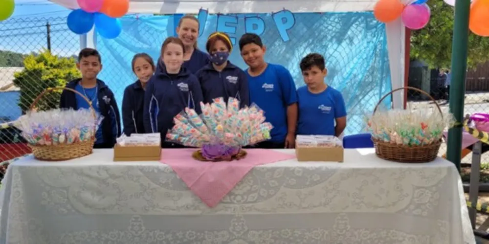 No dia 8 de novembro a loja de doces foi aberta. Todos os alunos e comunidade prestigiaram