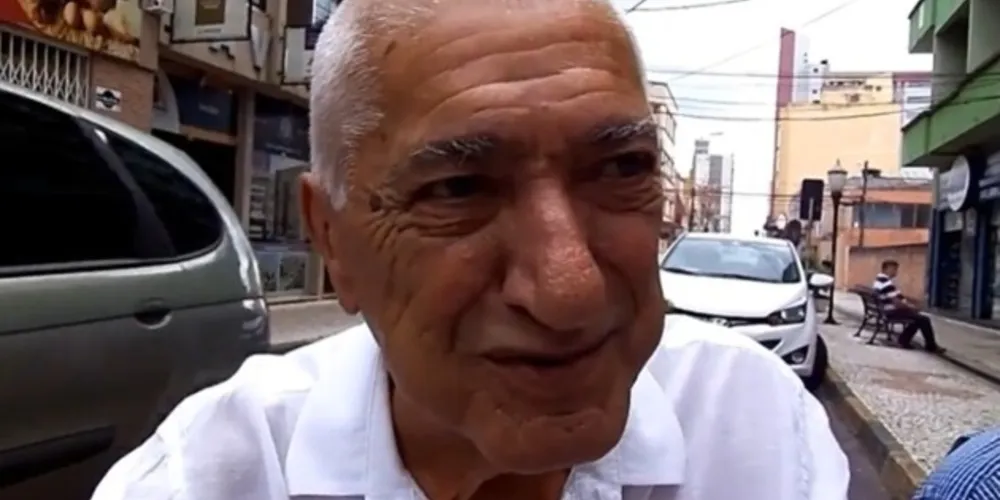 Abib estava morando em Rio Azul, mas teve a maior parte da sua carreira feita nas emissoras AM de Ponta Grossa