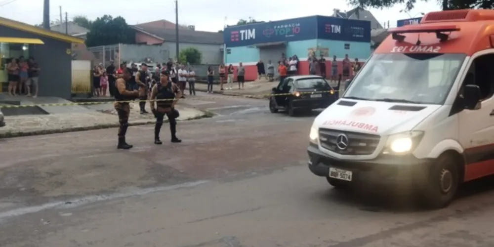 O local foi isolado pela Polícia Militar após o homicídio.