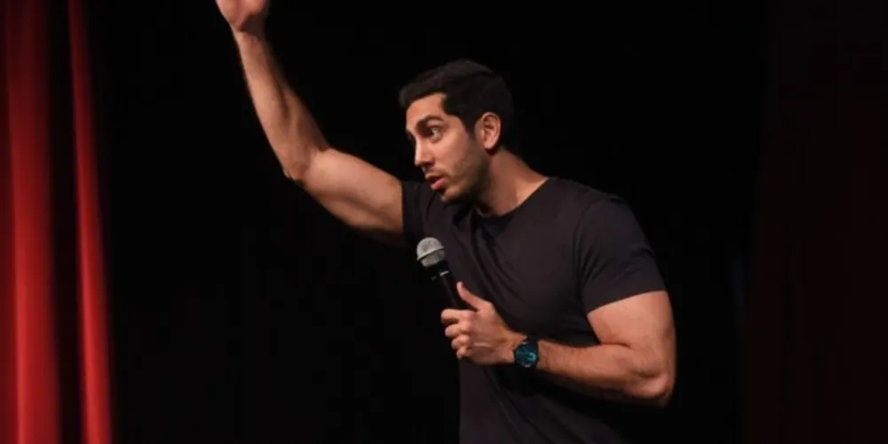 Com mais de 11 milhões de seguidores nas redes sociais, humorista Jonathan Nemer faz show em Ponta Grossa