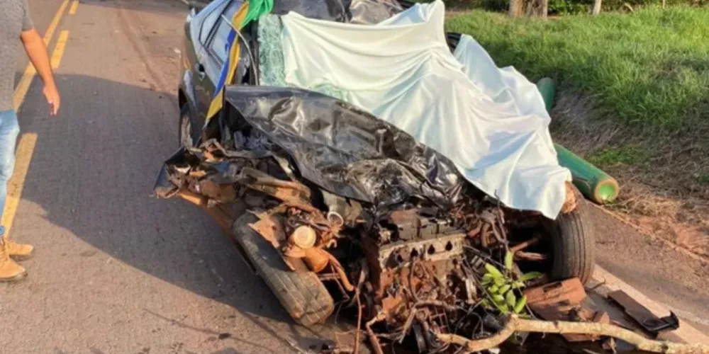 O acidente foi na PR-576, rodovia que liga os municípios de Santa Isabel do Ivaí à Santa Mônica, na tarde de ontem