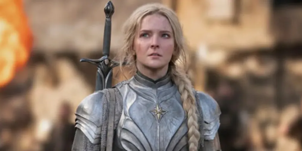 A Amazon fechou contrato, em 2017, para adaptar a história de J.R.R. Tolkien para a televisão. O acordo diz que a empresa pode contar histórias da Segunda Era da Terra Média, incluindo momentos como a ascensão de Sauron e a forja dos Anéis de Poder