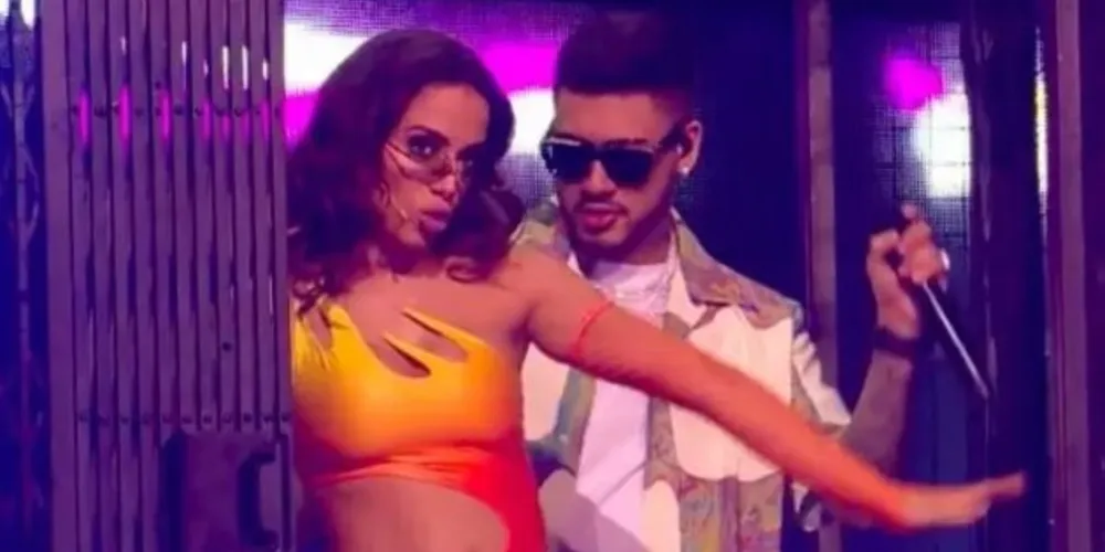 A cantora não pode comparecer a premiação, mas foi representada por fãs e o irmão Renan
