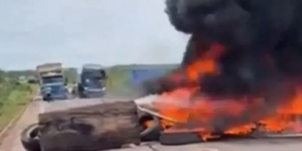 Há 10 bloqueios totais de rodovias no Brasil neste domingo
