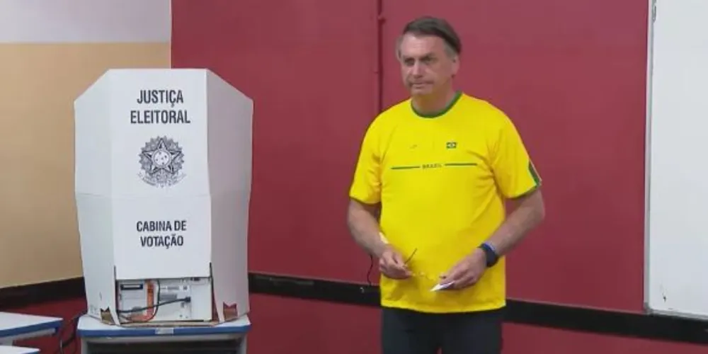 Jair Bolsonaro (PL), chegou para votar na Vila Militar, Zona Oeste do Rio