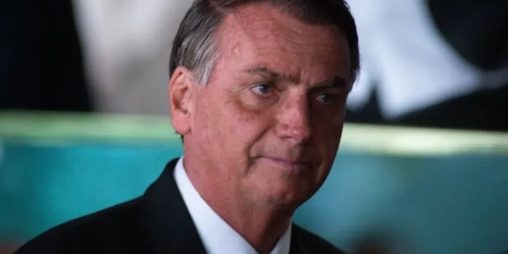 Bolsonaro se queixa de várias feridas na perna