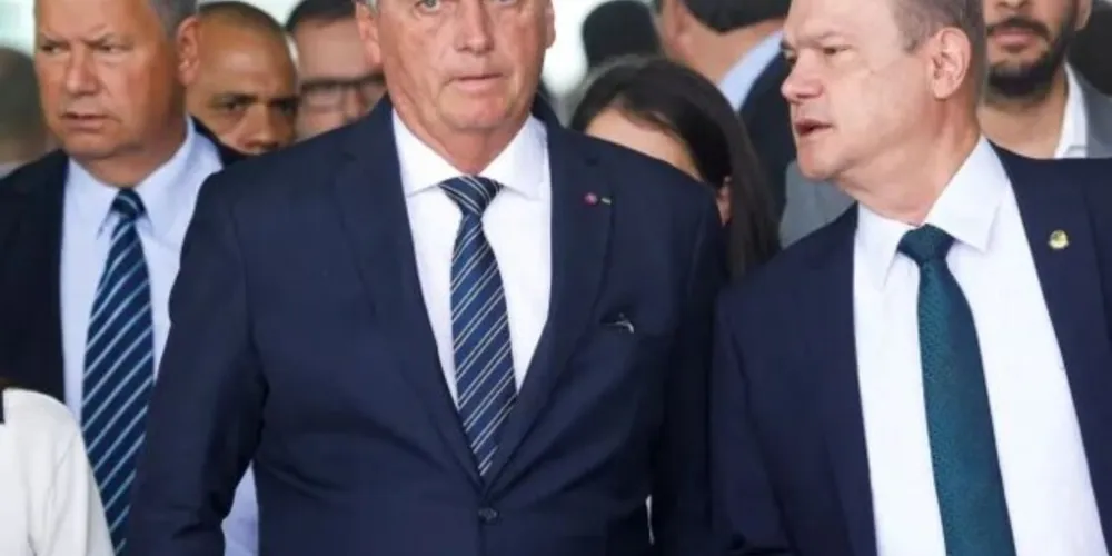 Jair Bolsonaro (PL) e o presidente do PL, Valdemar Costa Neto, entraram com uma representação no Tribunal Superior Eleitoral