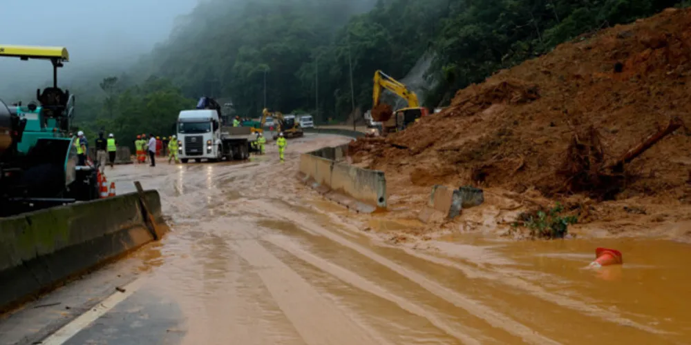 Mais uma faixa da pista sul da BR-376/PR, na altura do km 668,7, foi liberada