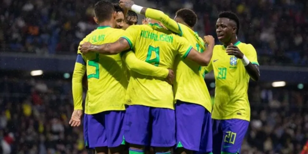 Na fase de grupos da Copa do Catar o escrete canarinho estreou com vitória por 2 a 0 contra a Sérvia