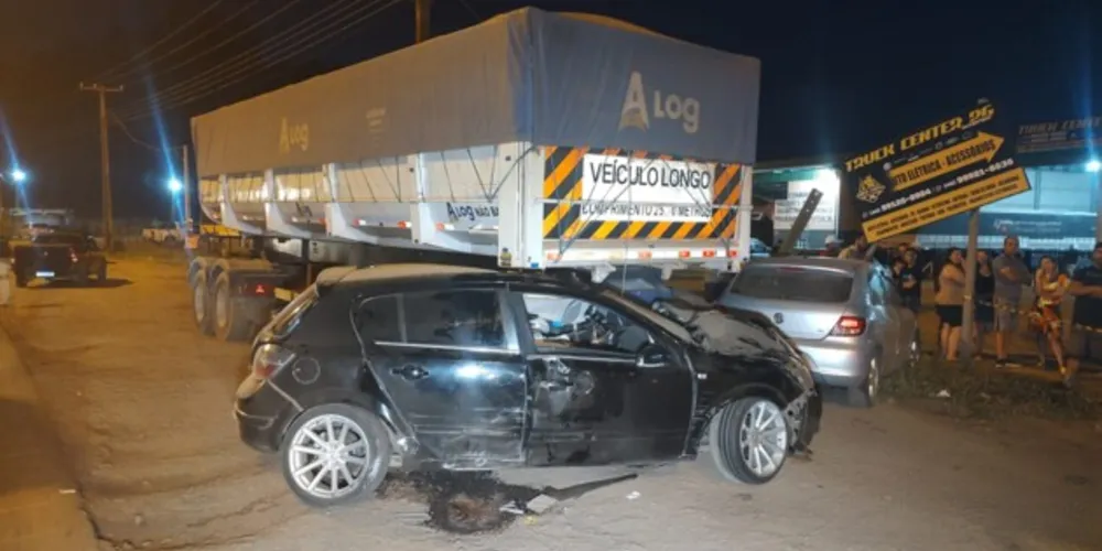 Ocupantes do Vectra, a mulher morreu no local e o adolescente sofreu lesões graves