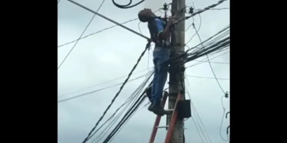 Homem levou um choque enquanto trabalhava em um poste de energia elétrica de Bauru