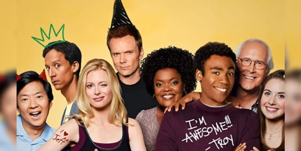 Ao que tudo indica, praticamente todo o elenco principal retornará, isto é, Joel McHale, Danny Pudi, Alison Brie, Gillian Jacobs, Donald Glover, Yvette Nicole Brown, Jim Rash e Ken Jeong